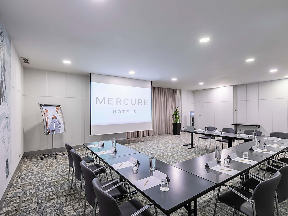 Mercure Lisboa 64/73