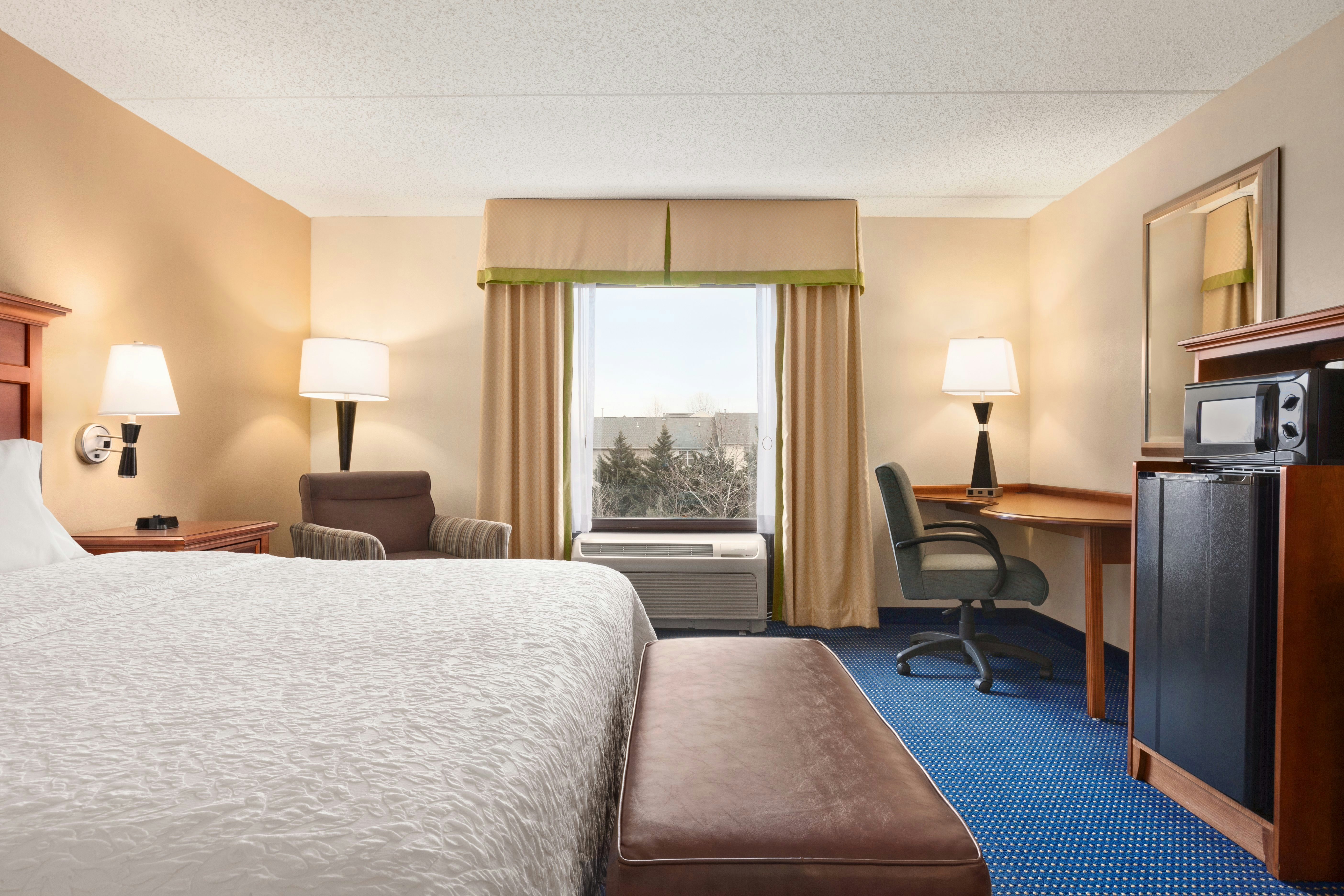 غرفة بسرير كينج لذوي الإعاقة، Hampton Inn Warrenton 2/7
