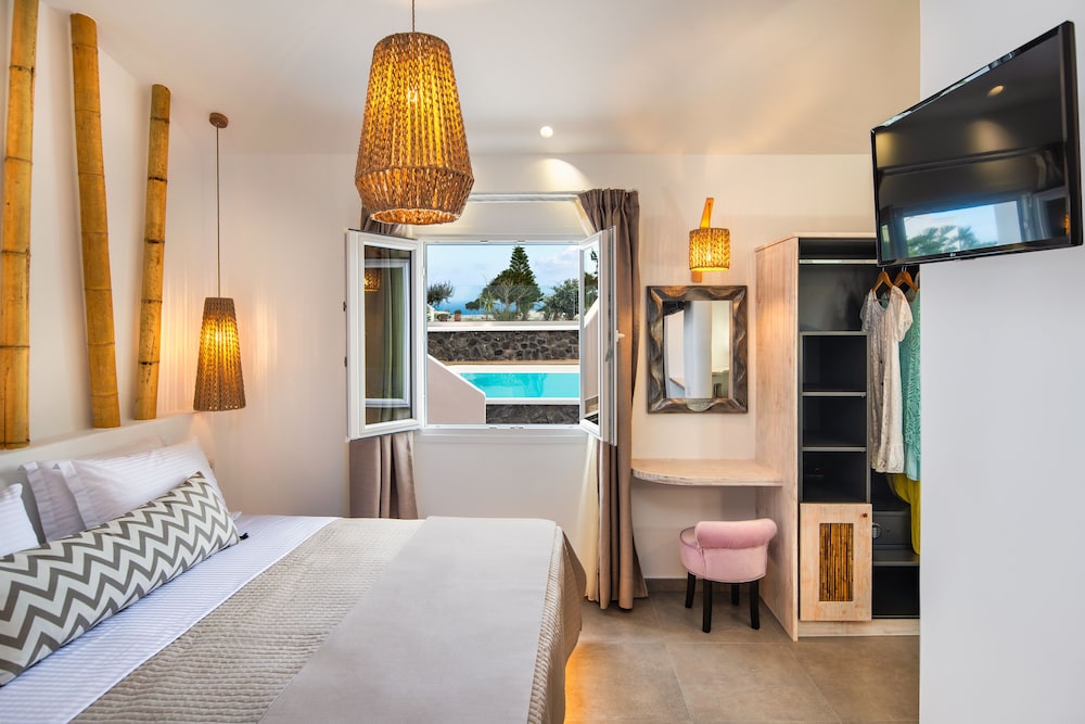 غرفة ديلوكس مع أريكة، Abasa Suites Santorini 3/5