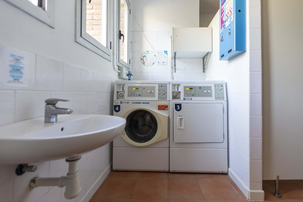 Inout Hostel 48/50