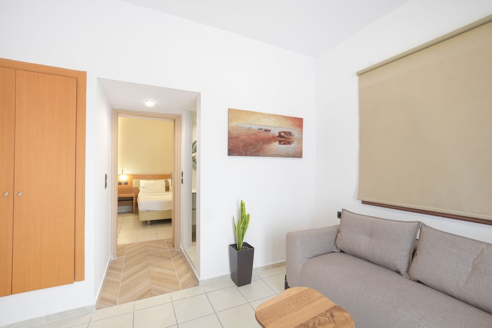 Georgias Garden by Omilos Hotels 31/50