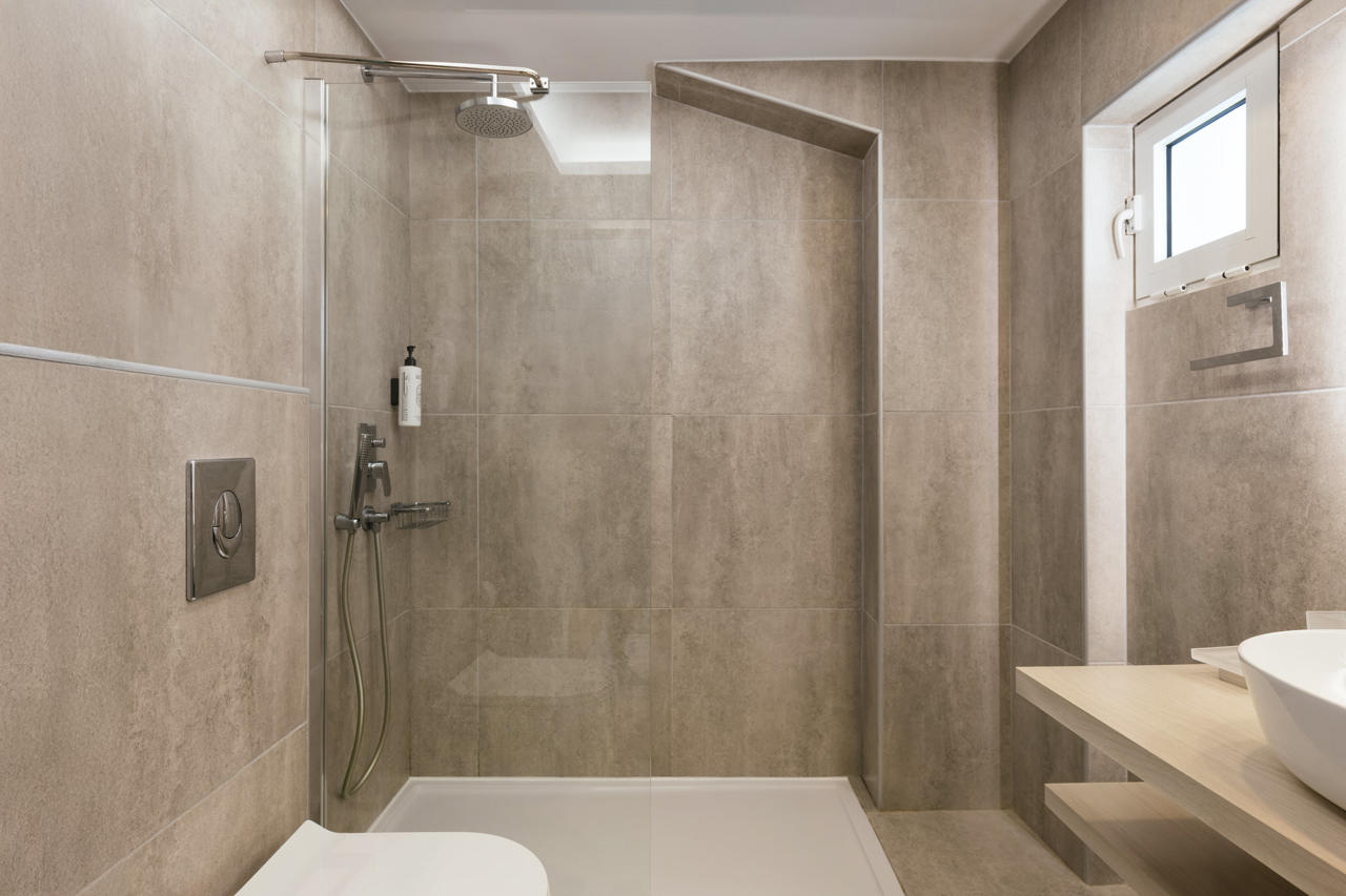 Alexandra Beach Resort & Spa 134/138