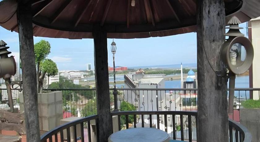 Kenari Tower Hotel 33/49