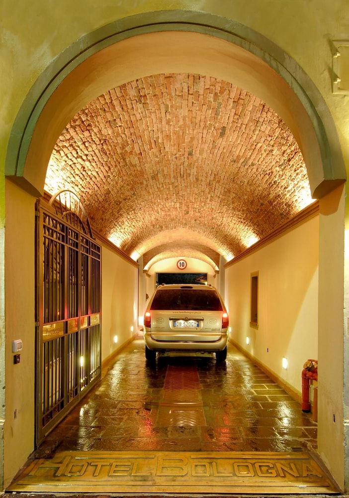 Bologna Hotel 4/28