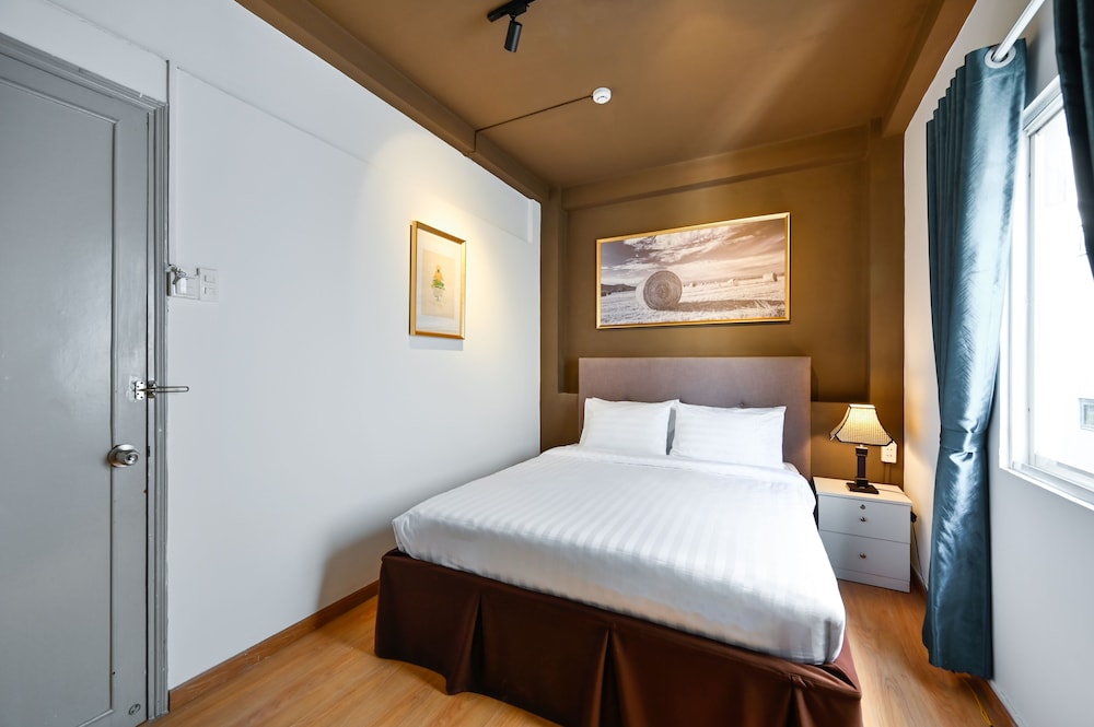 DELUXE, DOUBLE BED