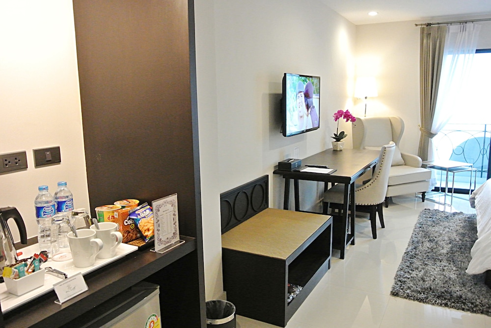SN PLUS HOTEL 30/44