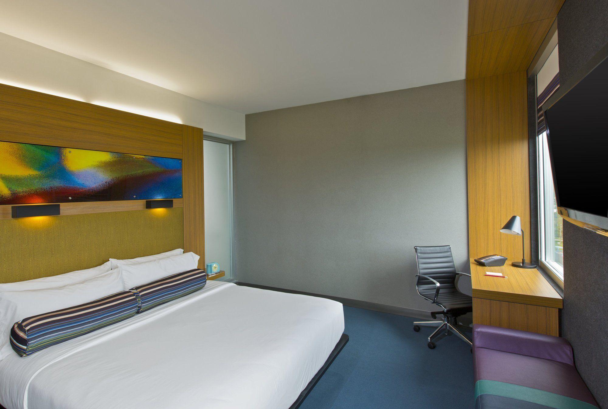 Aloft, King Bed