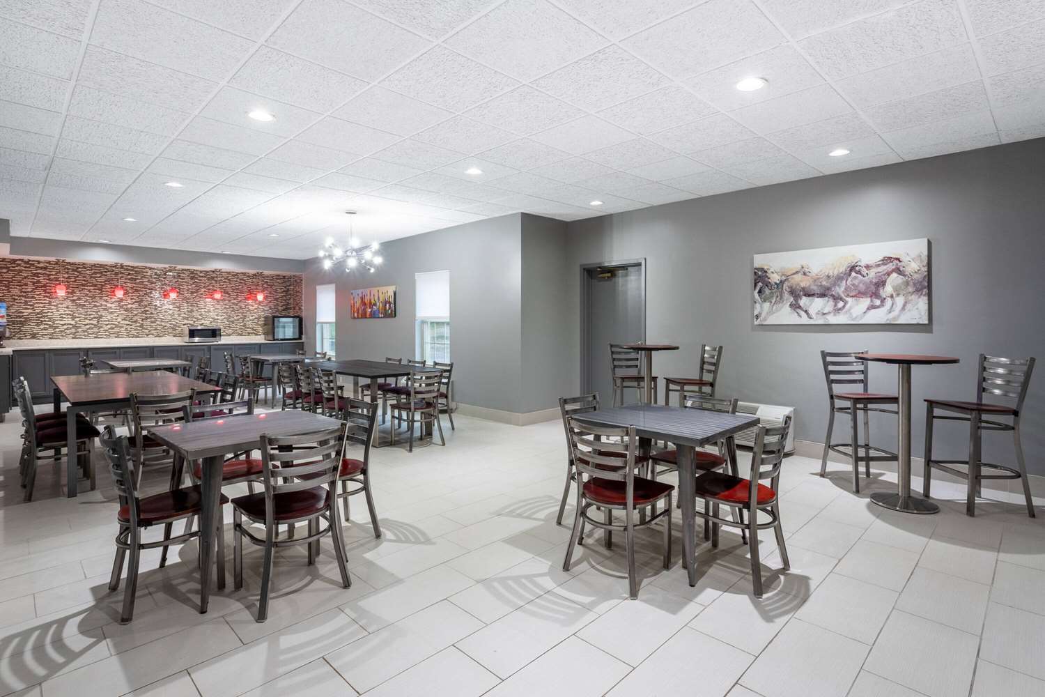 Ramada By Wyndham Sellersburg/Louisville North 51/69