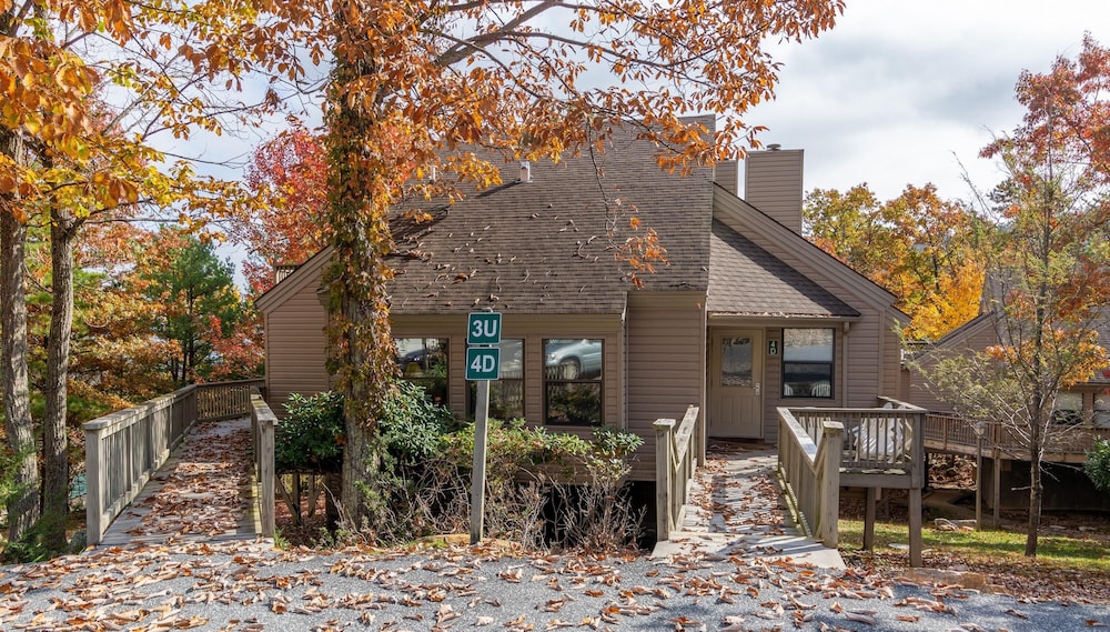 Mountain Villa With Waterpark, Golf, Skiing, Wine Tour Access and More! Massanuttens Shenandoah Vil 4/49