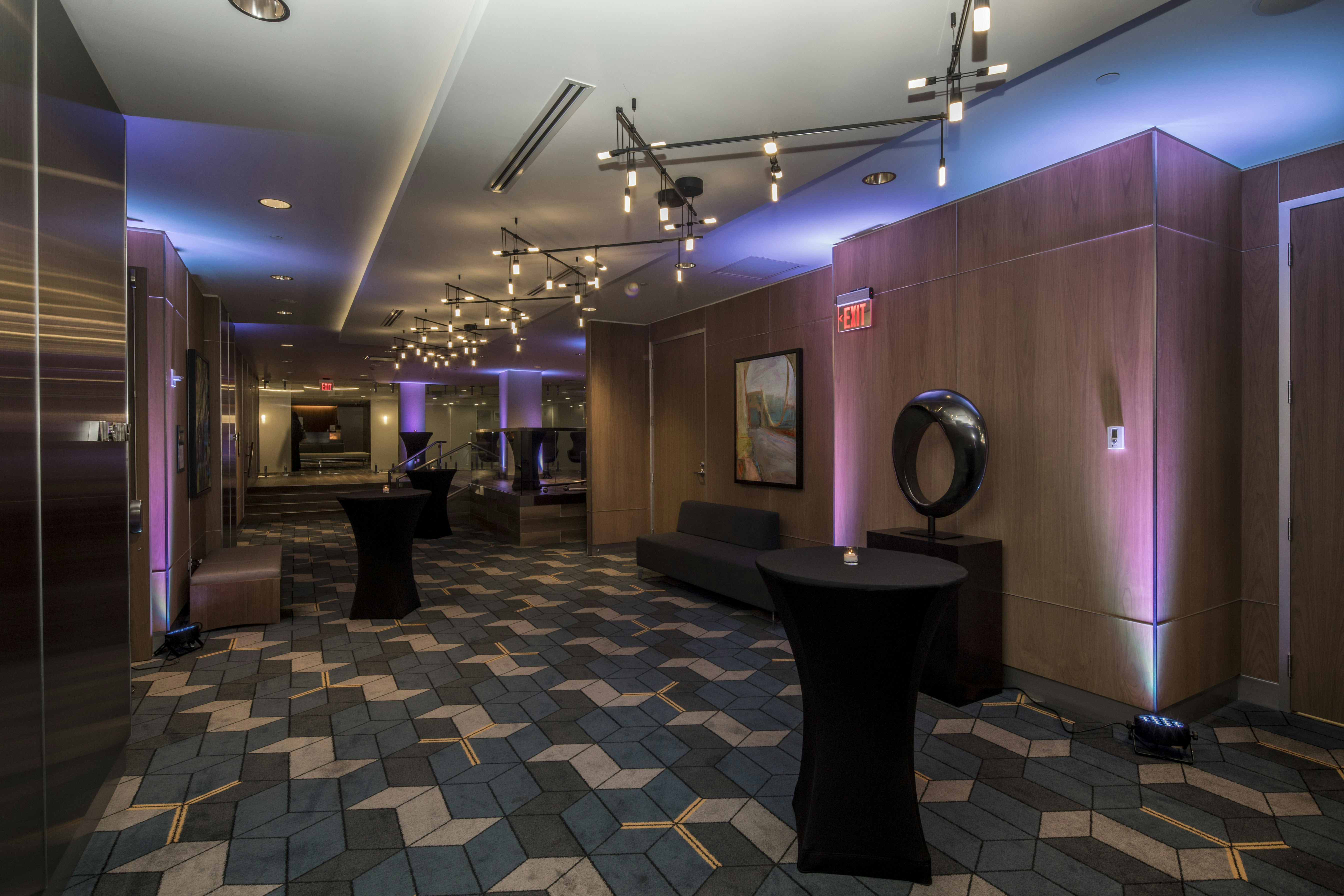 DoubleTree by Hilton Hotel & Suites Pittsburgh Downtown 15/81