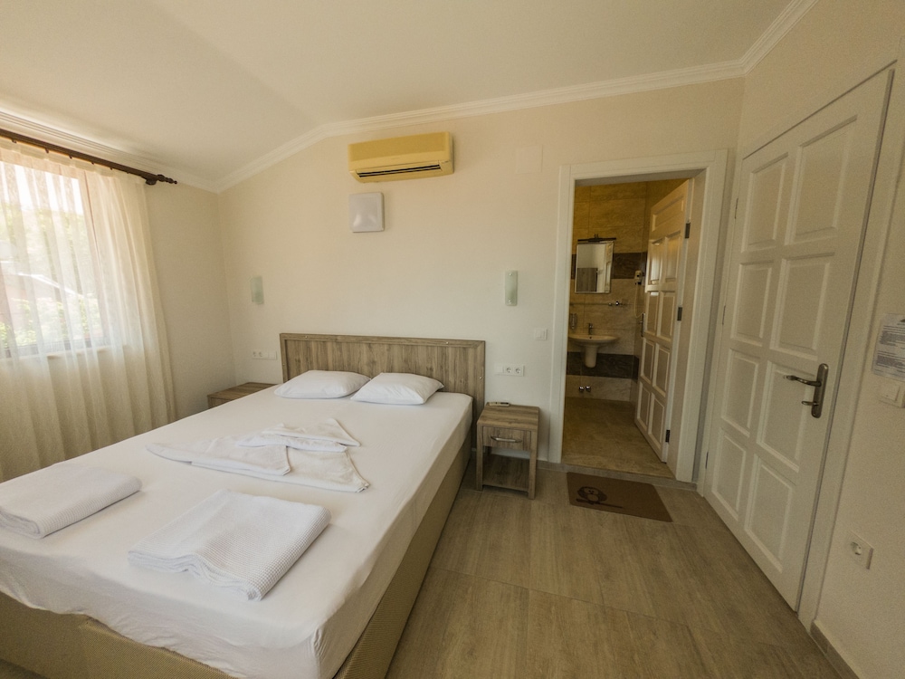 STANDARD, DOUBLE OR TWIN BED