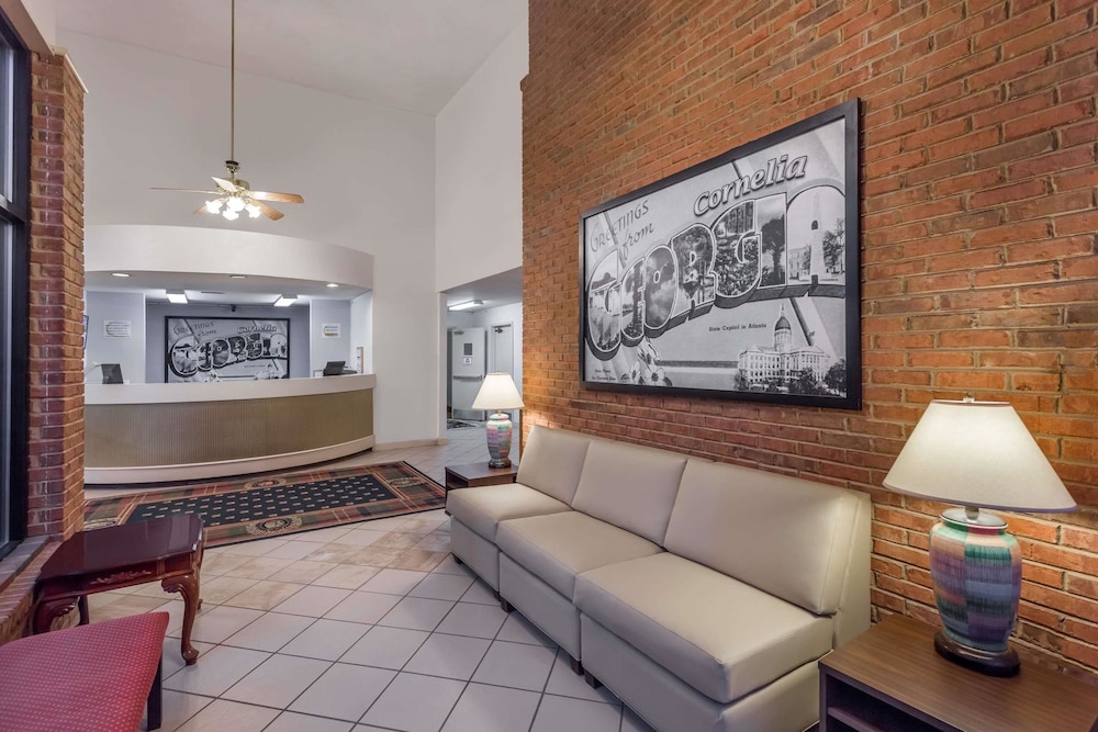 Quality Inn Cornelia GA 10/33