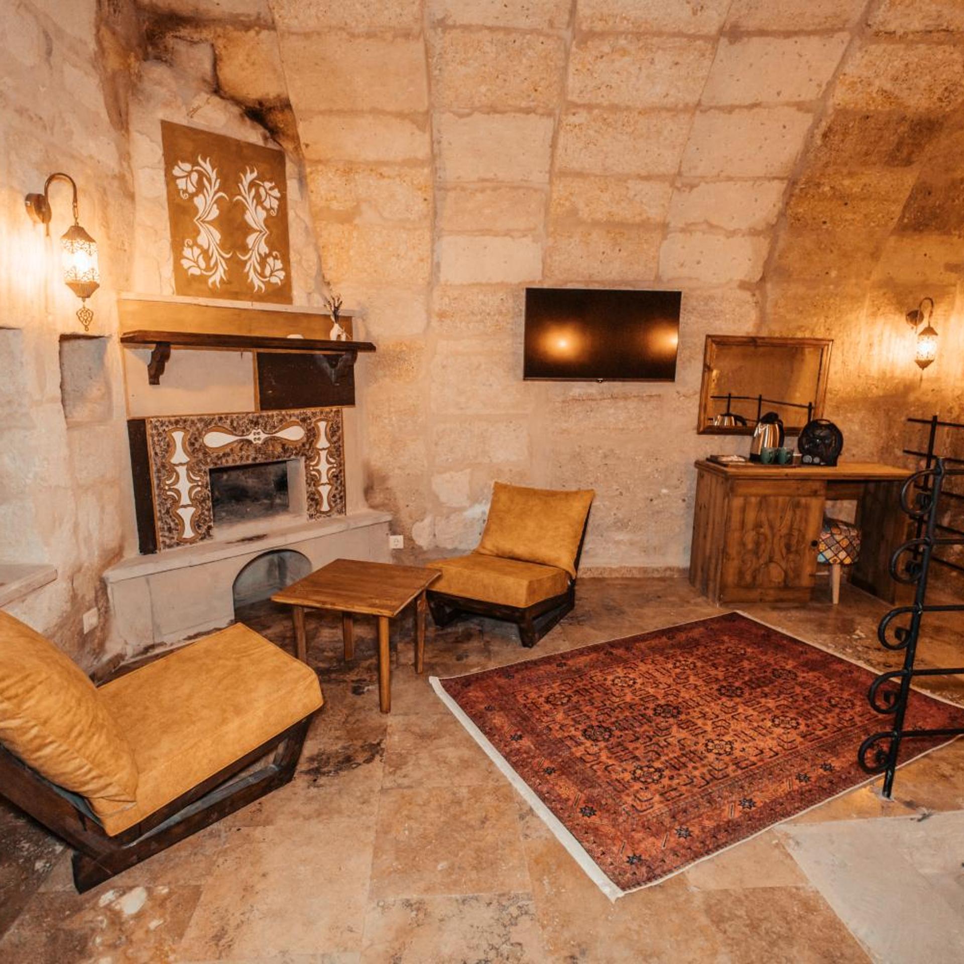 Vanessa Cave House 33/49