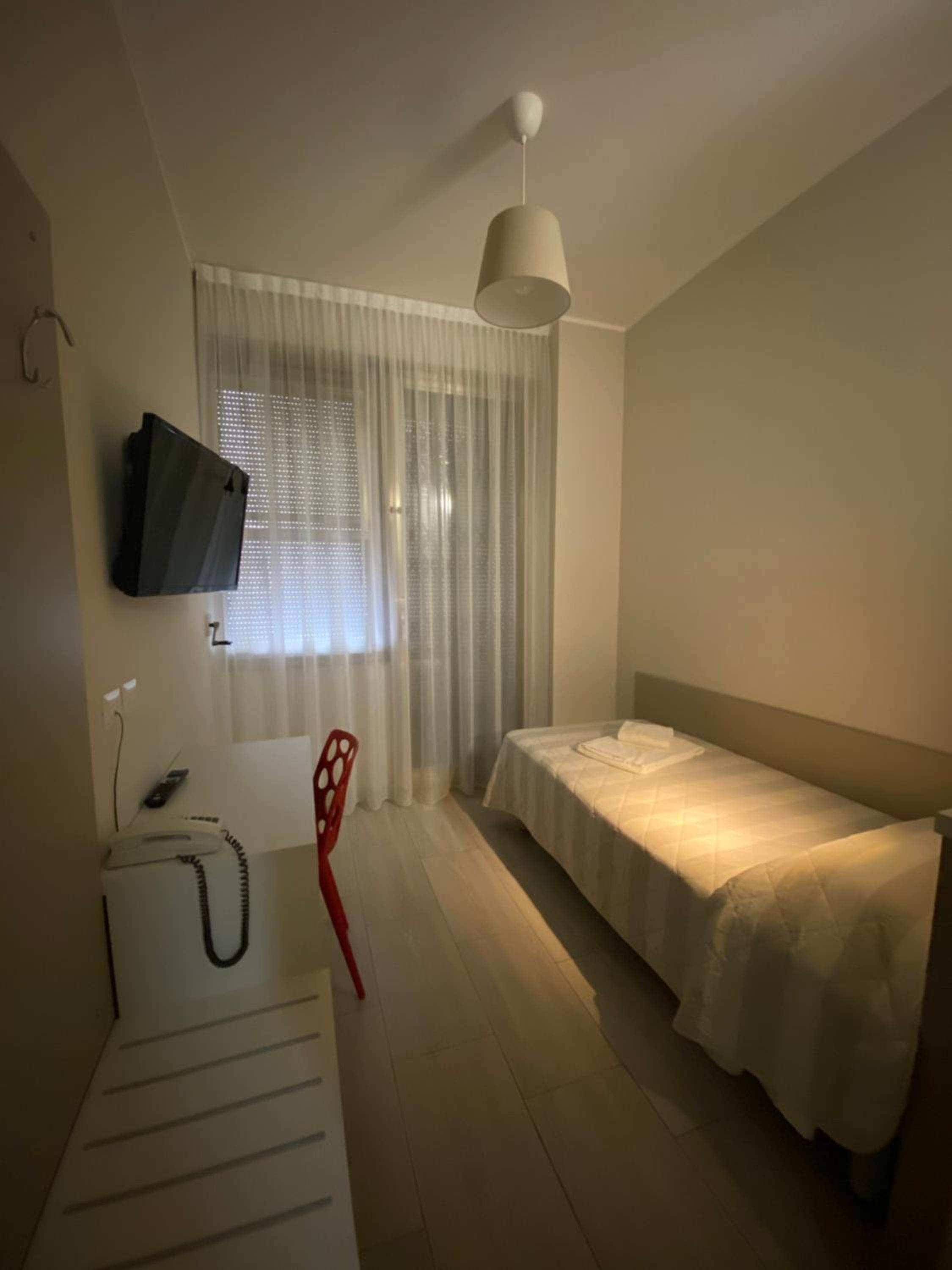 Room, Single, Separate Building