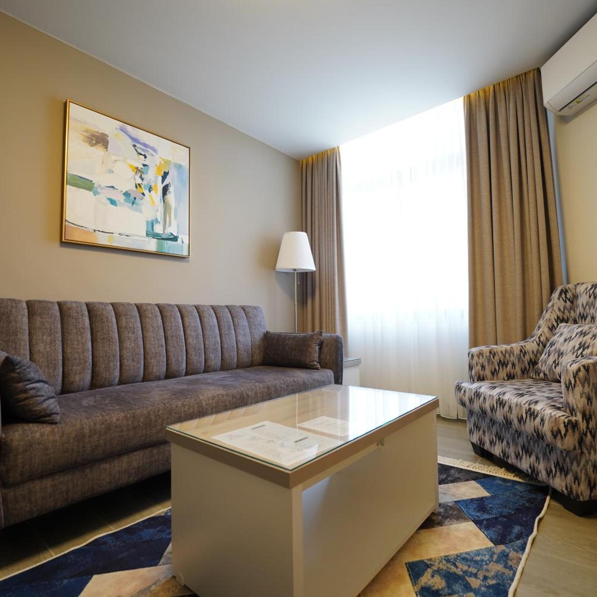 Red Carpet Suites 45/65