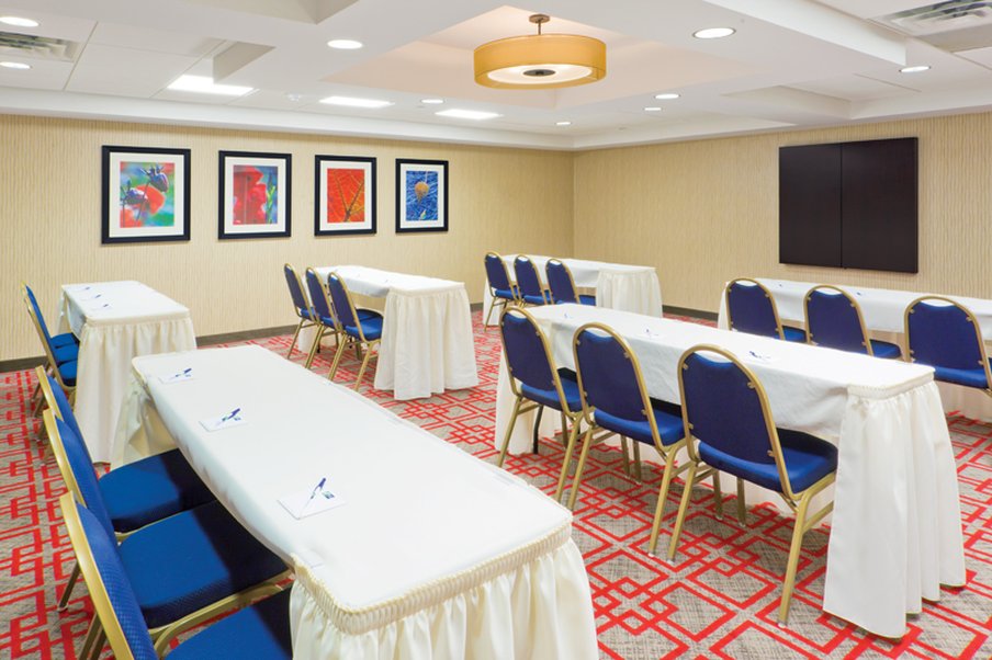 Holiday Inn Express Neptune 68/80