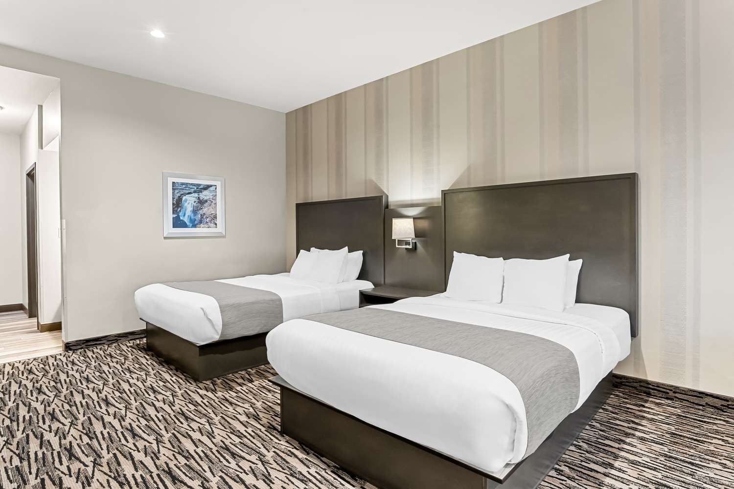 Room, 2 Queen Beds, Sofa, Bathtub