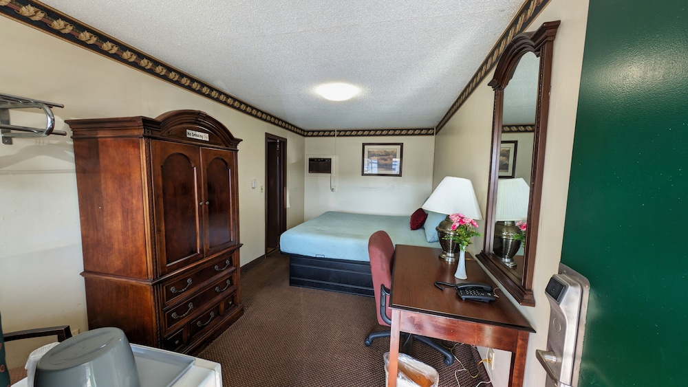 Delta Motel 15/18