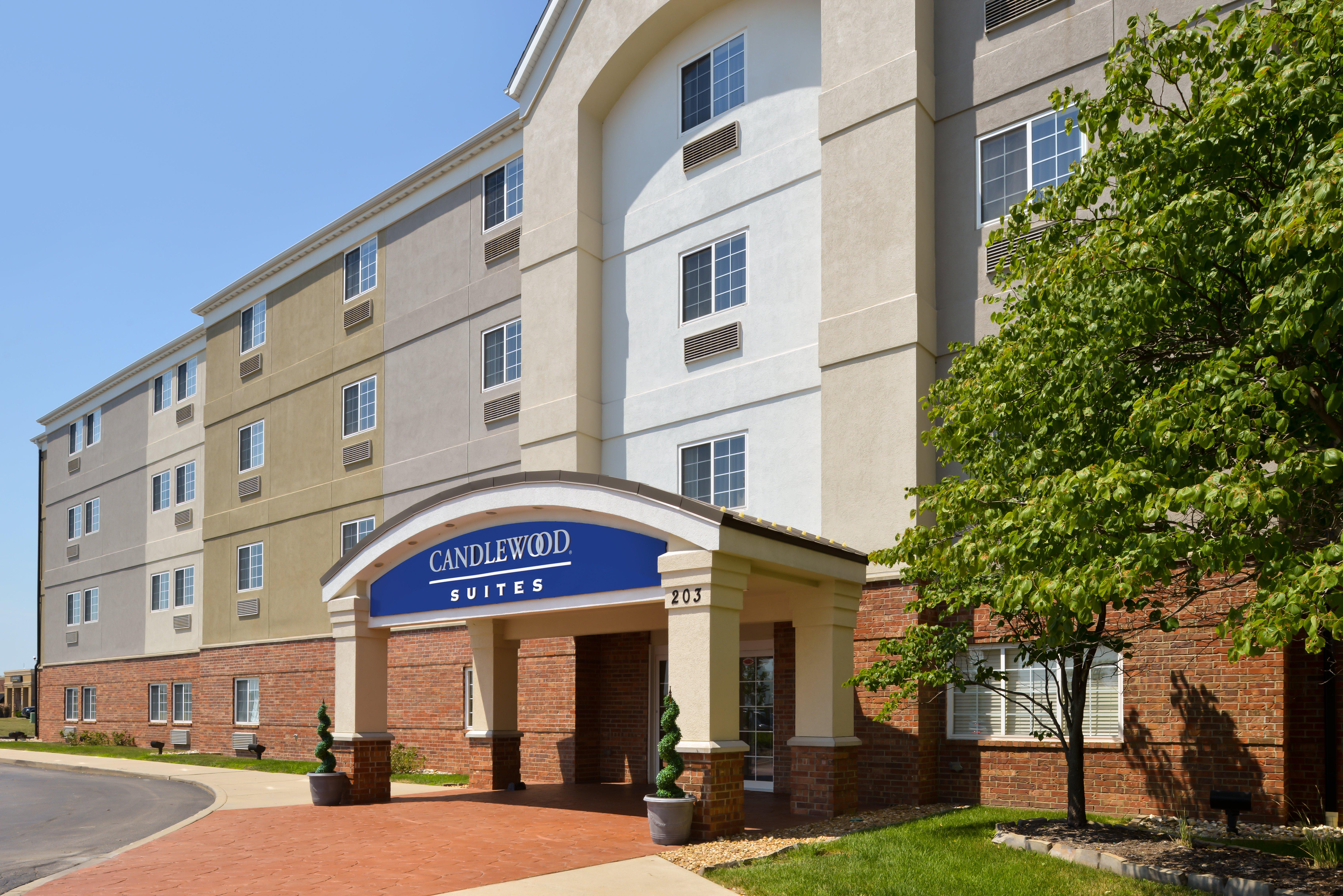 Candlewood Suites Bloomington - Normal an IHG Hotel 26/31