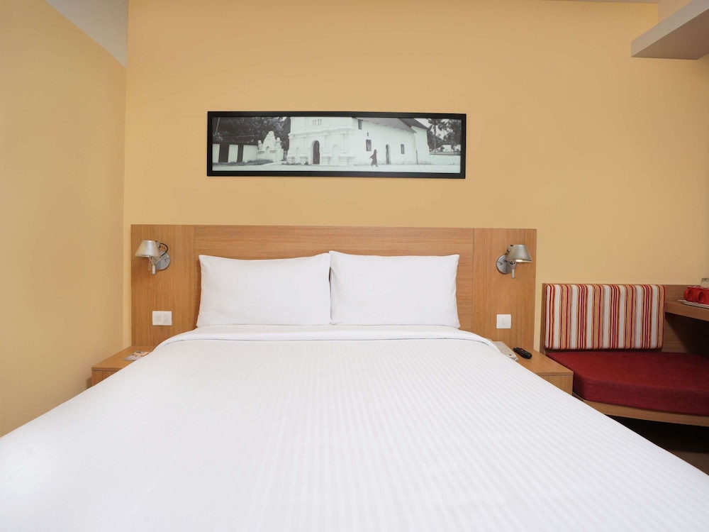 ibis Gurgaon Golf Course Road in GURGAON