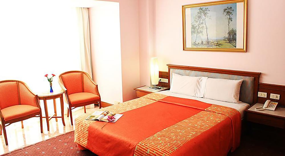 Asian Hotel Hatyai 14/72