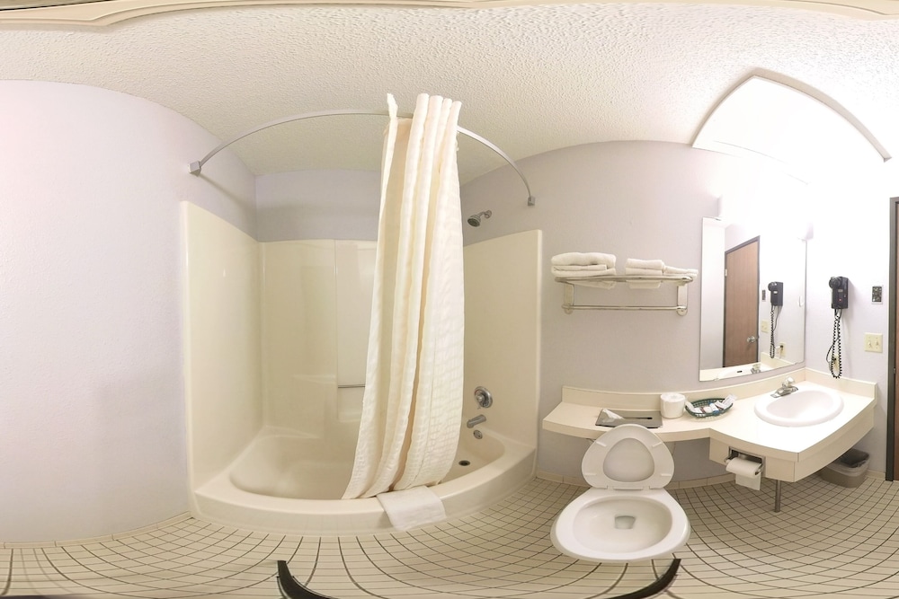 غرفة بسرير كينج، Coratel Inn & Suites by Jasper Hastings 9/10