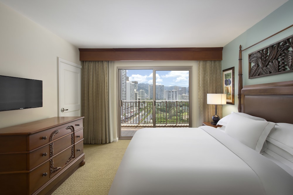 2 Bedrooms, Suite, 1 King and 2 Double Beds, City View