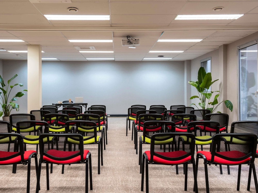 Mercure Rouen Champ de Mars 63/73