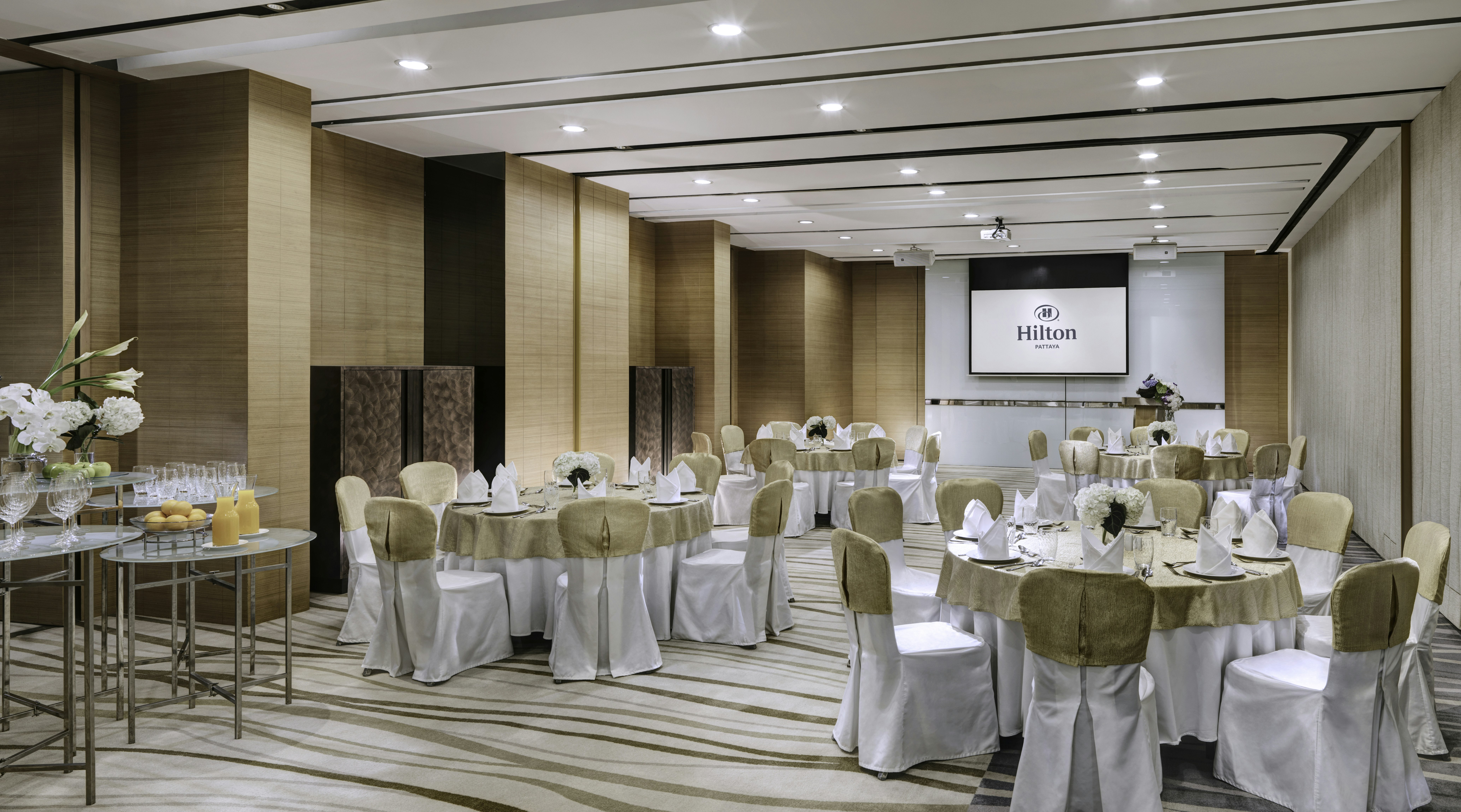 Hilton Pattaya 63/80