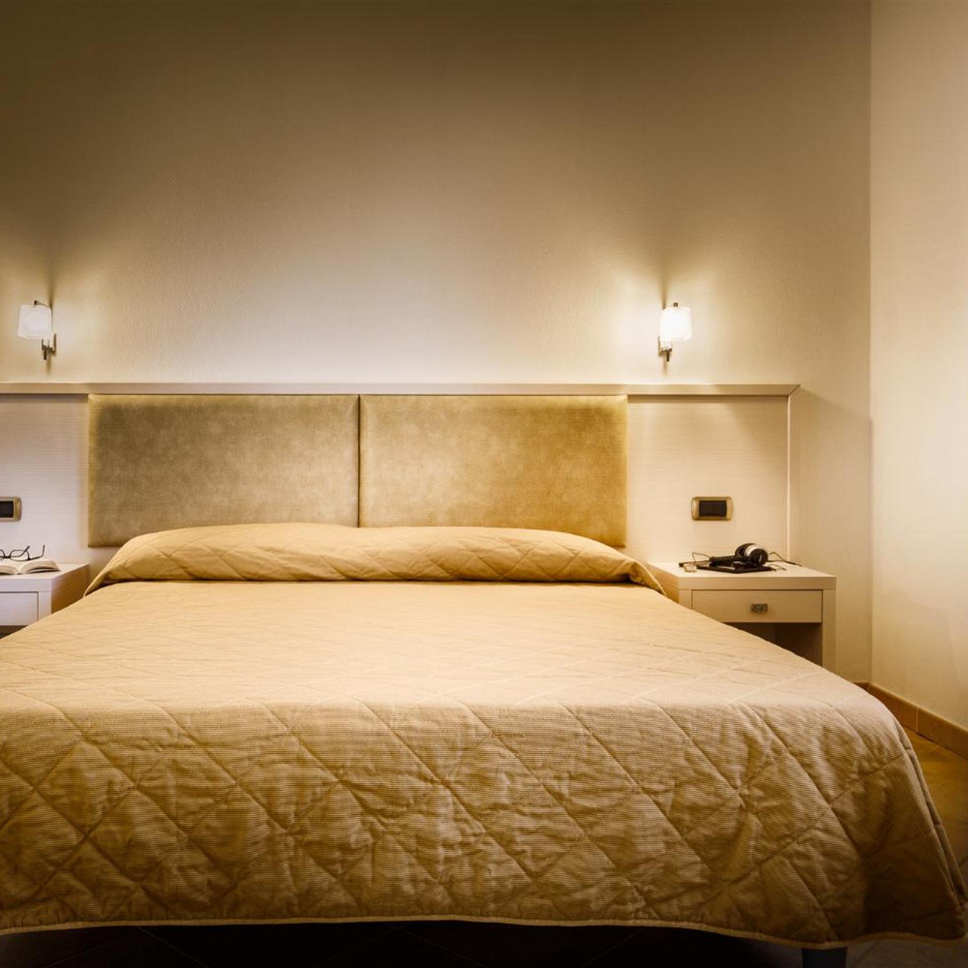 1 BEDROOM, APARTMENT