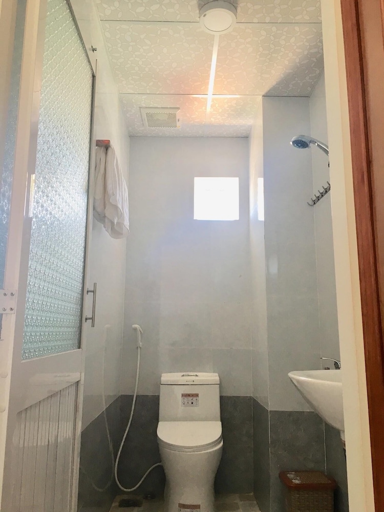 Trieu Hoang Hotel 32/34