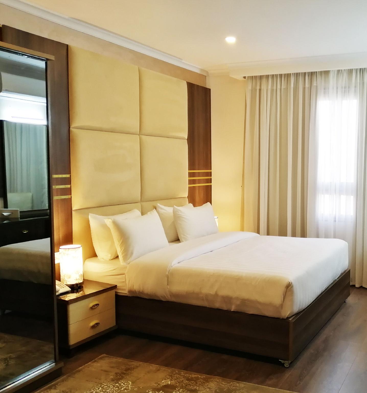 Silver Suite