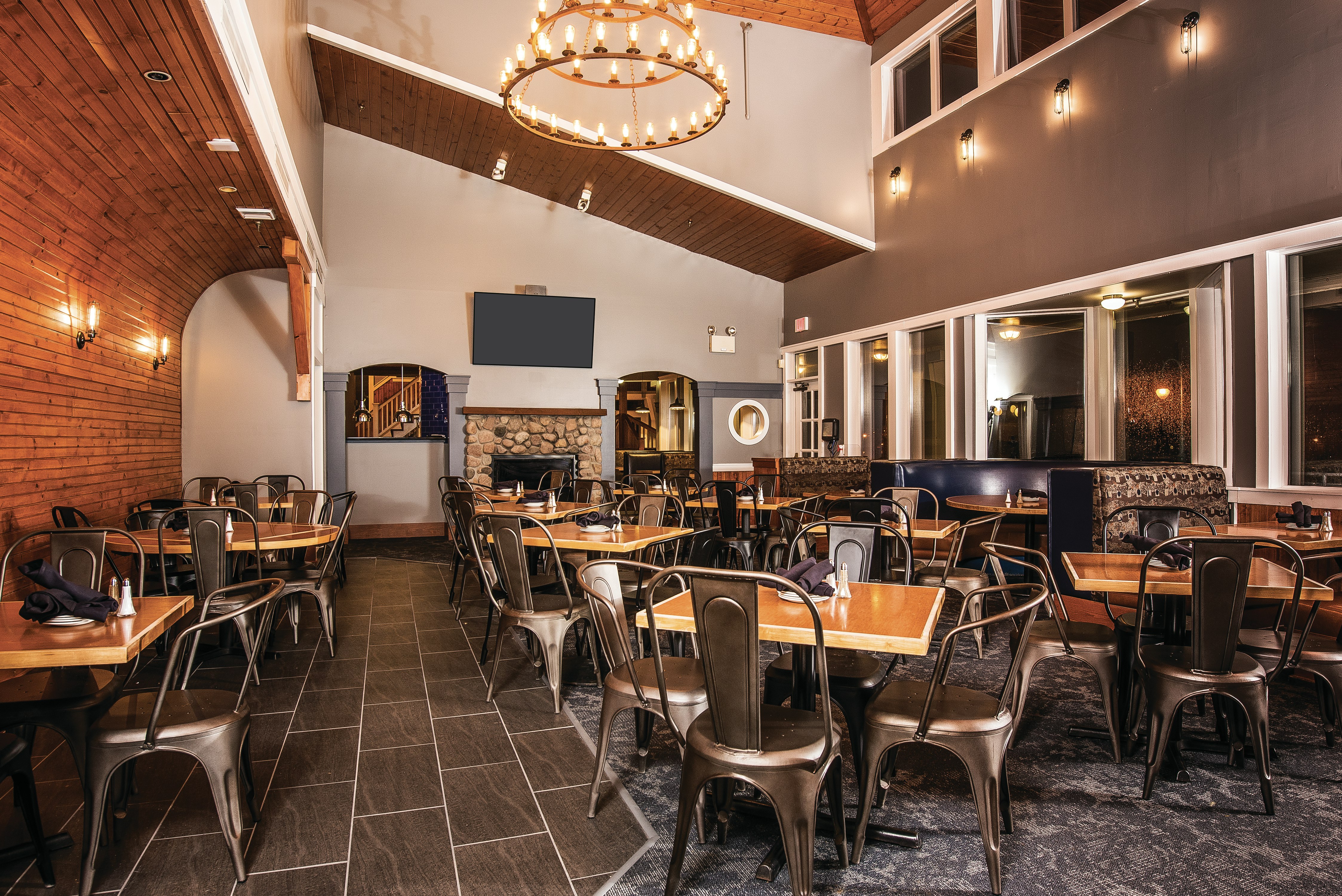 Doubletree by Hilton Hotel Racine Harbourwalk 63/79