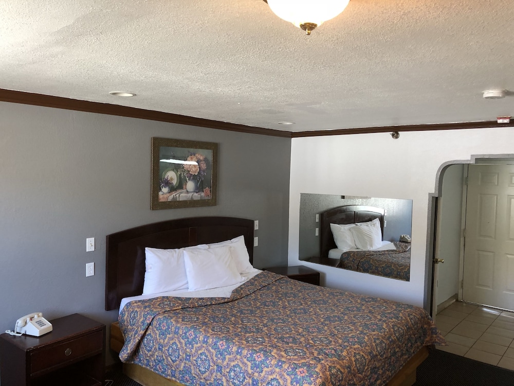 Starlight Inn Valley Blvd 3/29