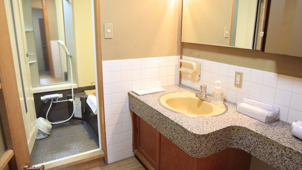 NARA PARK HOTEL 50/50