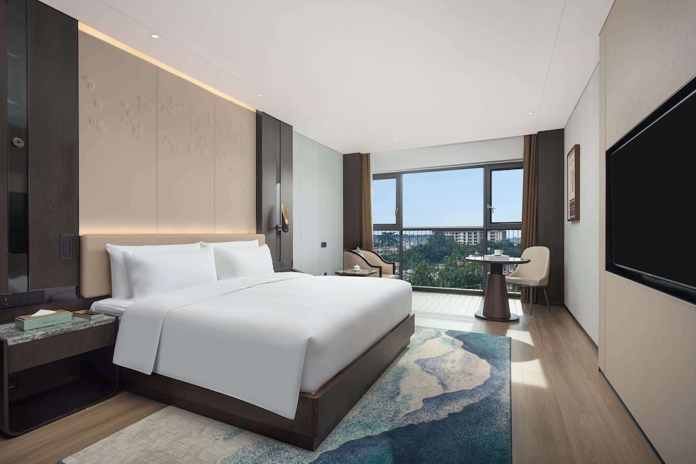 Wyndham Grand Xishuangbanna Resort 10/25