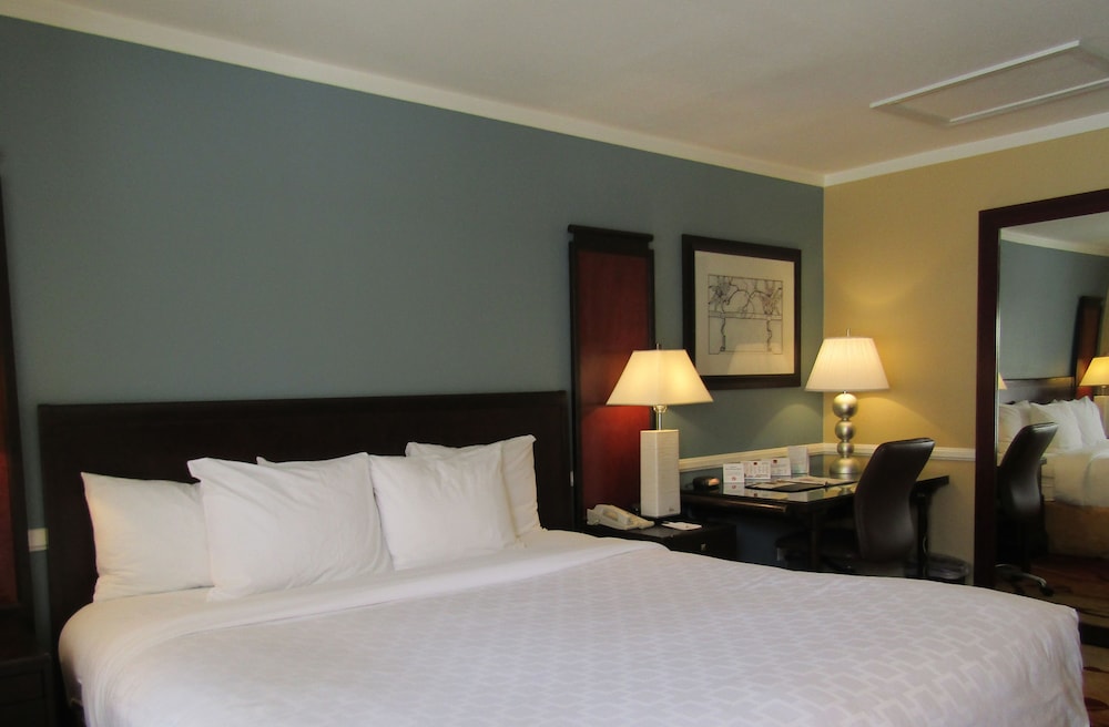 Clarion Inn Near China Lake Naval Station 12/43