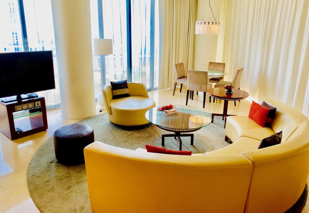 The Westin Gurgaon New Delhi 40/60