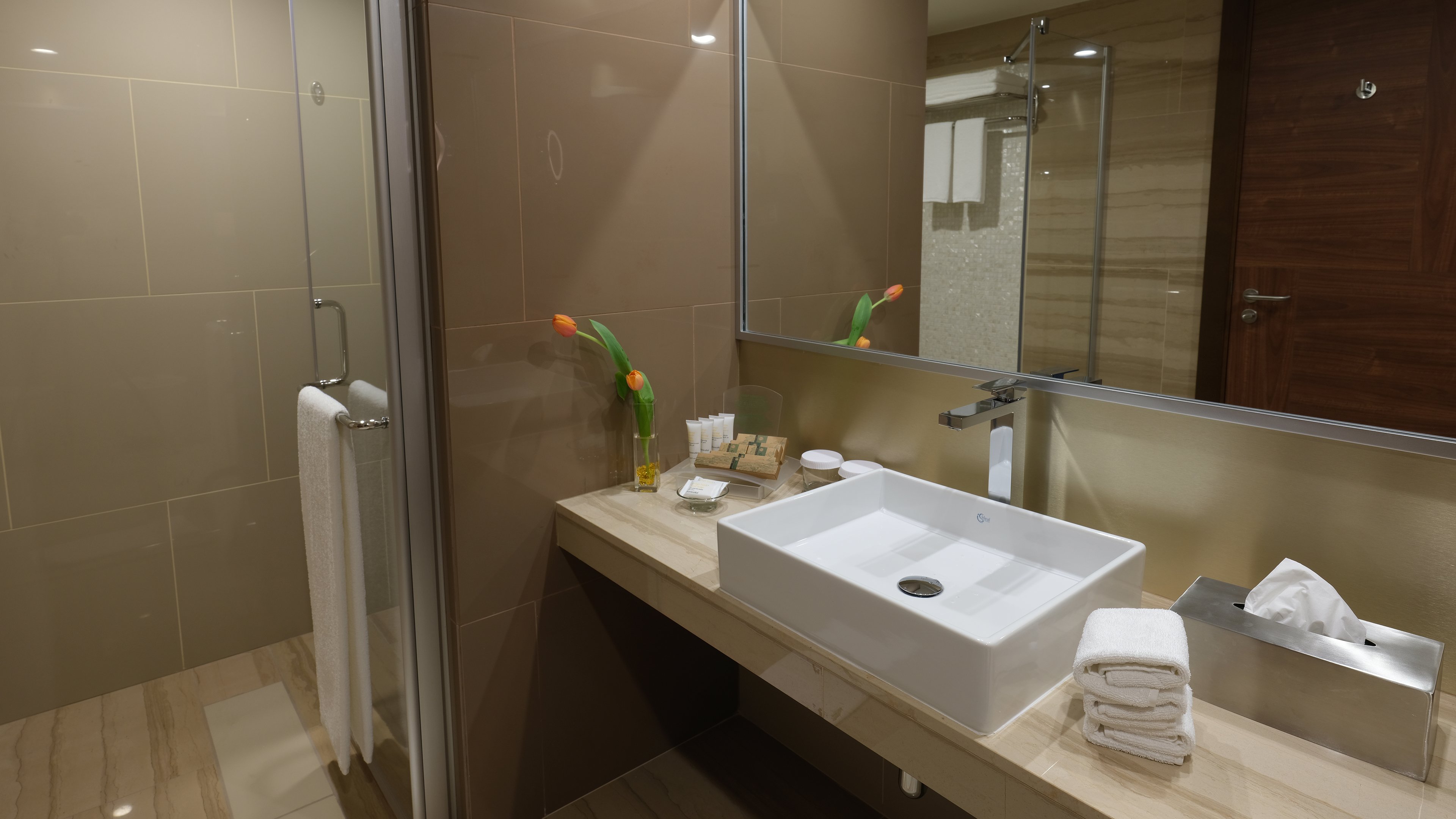 Holiday Inn Al Thuraya City 79/80