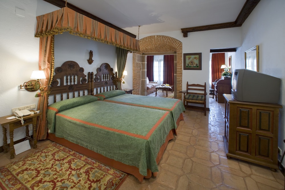 Parador de Plasencia 24/65