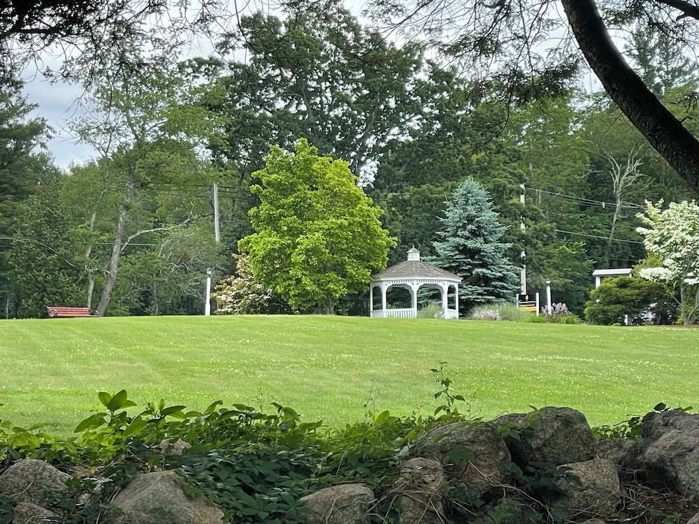 Warren Conference Center and Inn 53/59