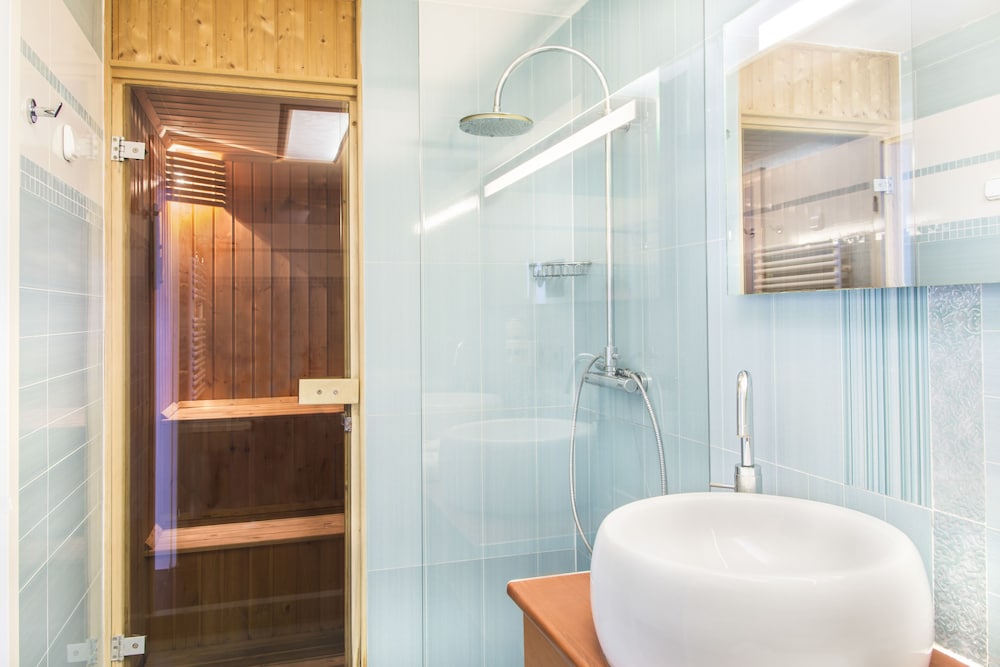 Echo Residence All Suite Hotel 44/50