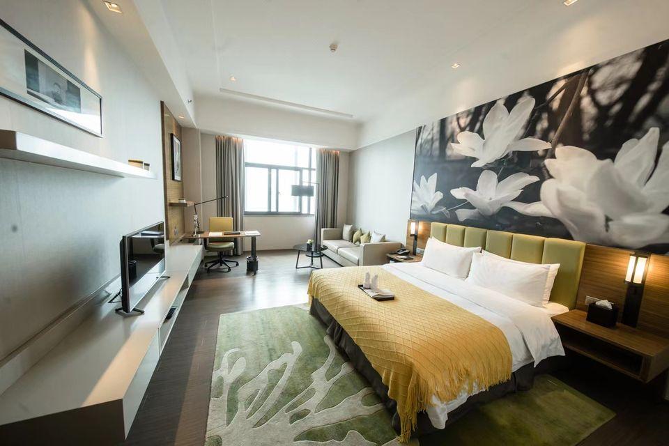 Deluxe, Queen Bed