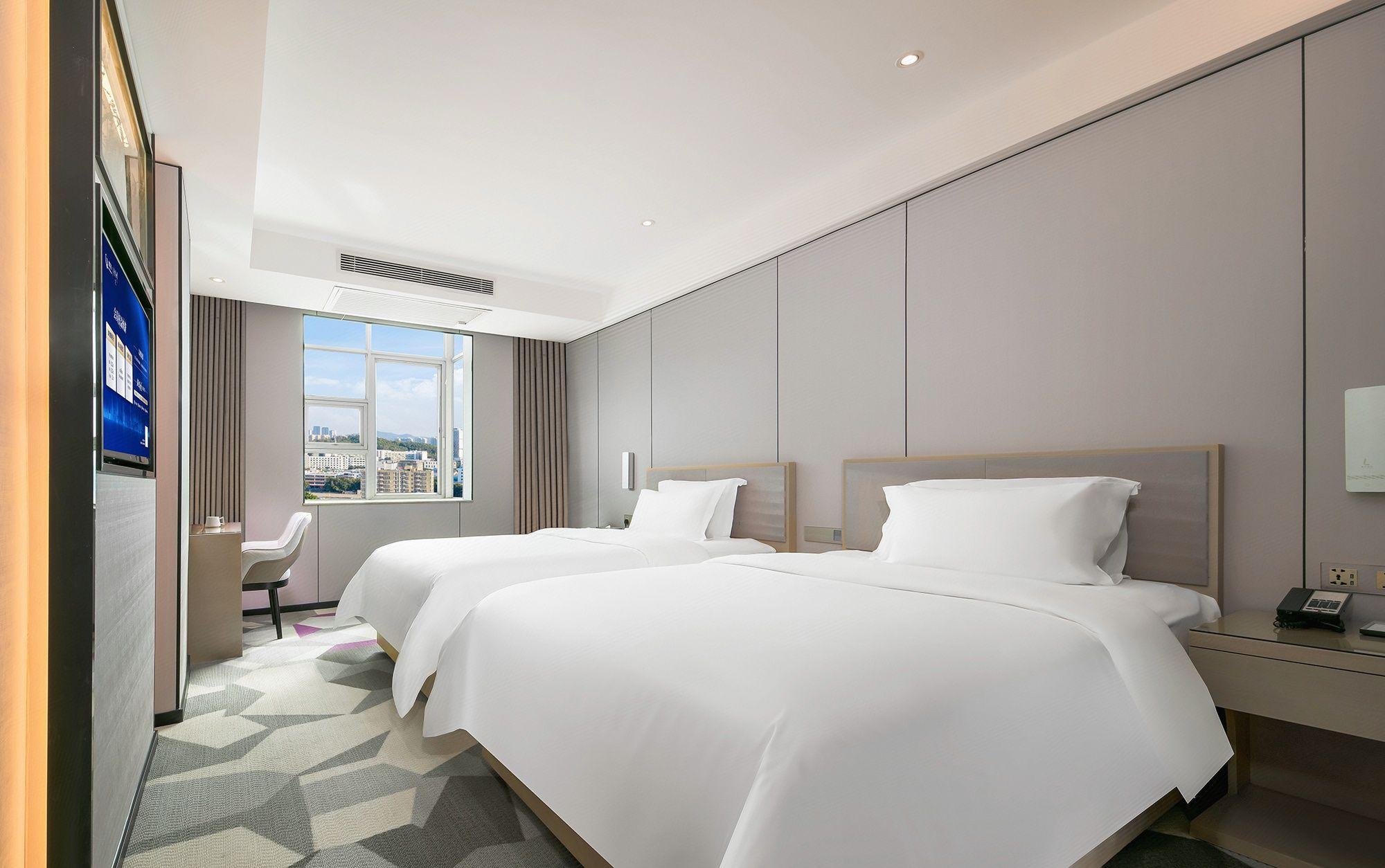 Lavande Hotel (Shenzhen Longgang Dayun Center Jixiang Metro Station) 8/15