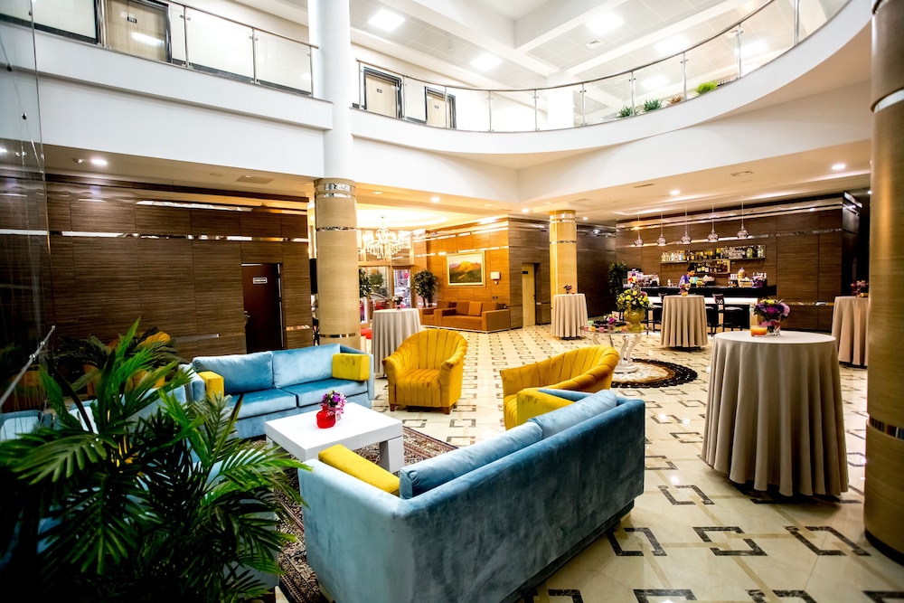 West Shine Hotel 41/48