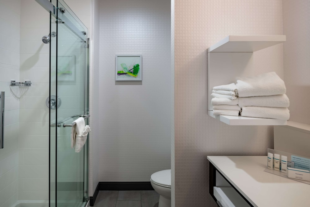 Hampton Inn And Suites Dallas/Plano Central 14/66