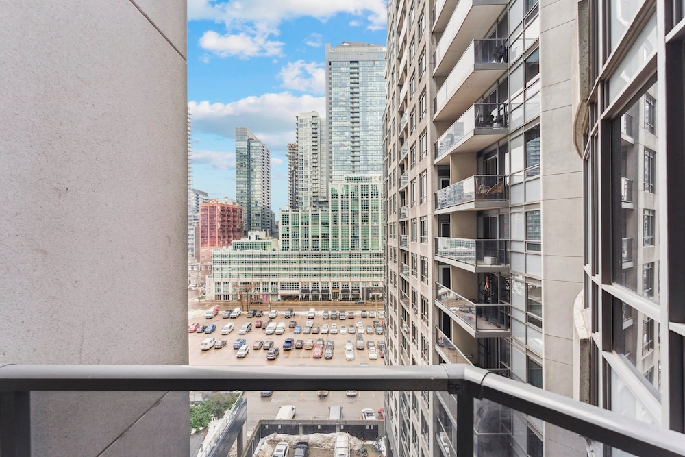 GLOBALSTAY Modern Downtown Apartment 40/46
