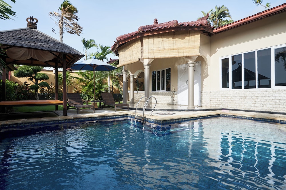 The Beverly Hills Bali 2/49