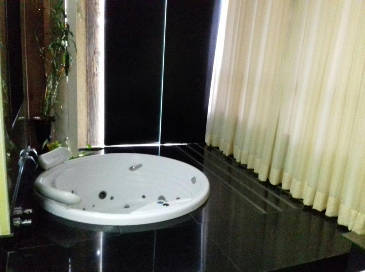 MANFERRARI HOTEL 40/59