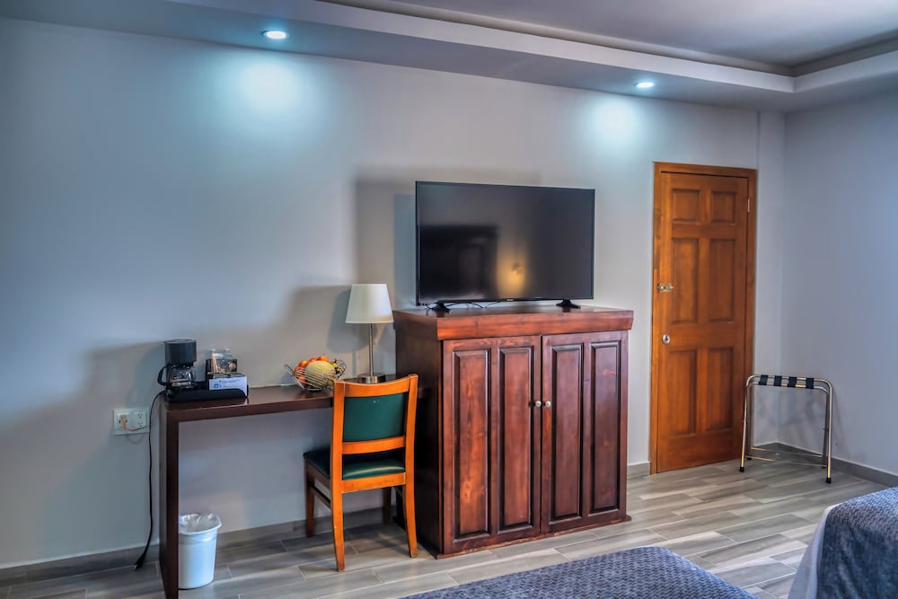 Laos Mar Hotel and Suites 32/41